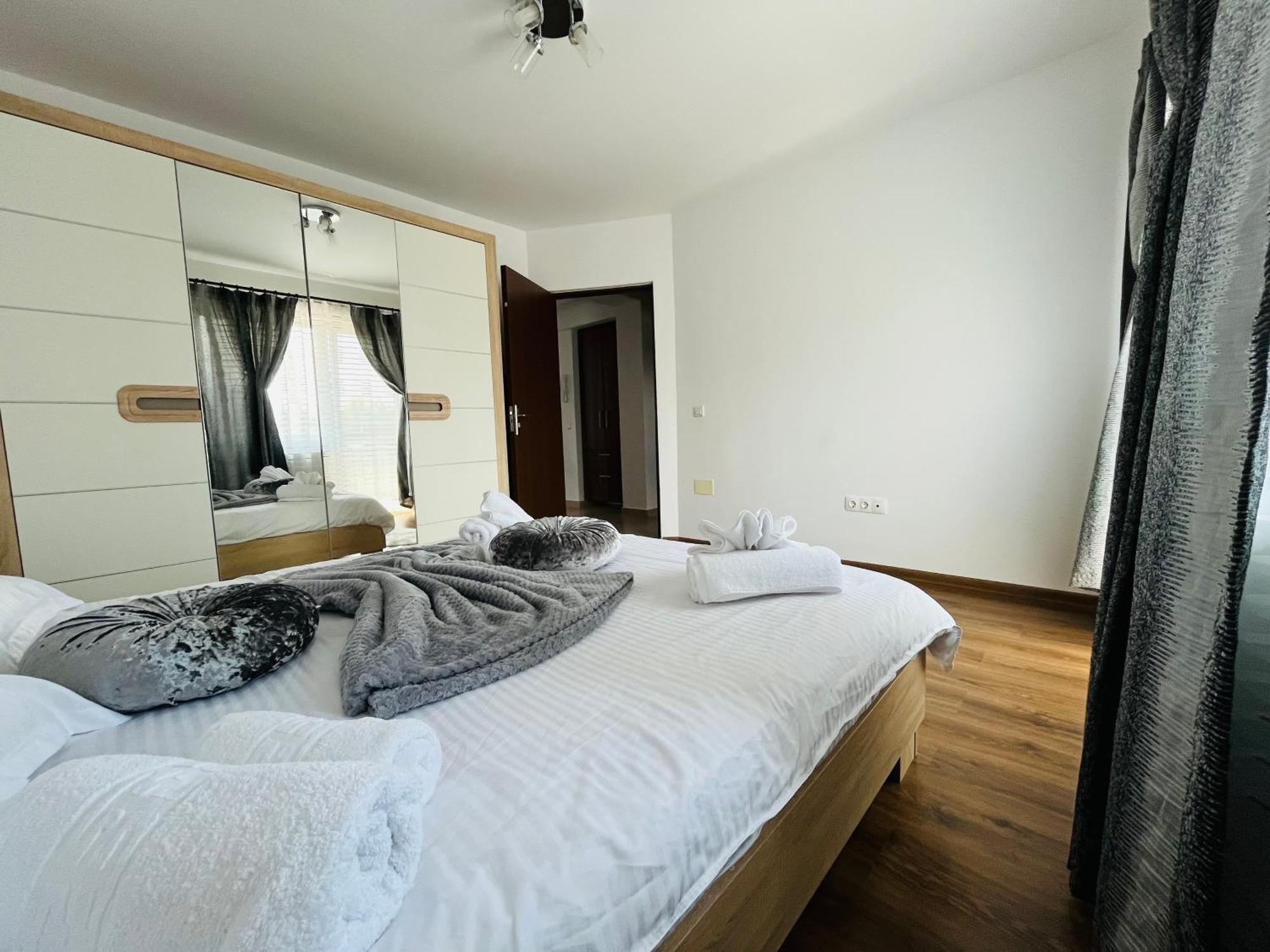 Green Apartaments Zărneşti Exterior foto