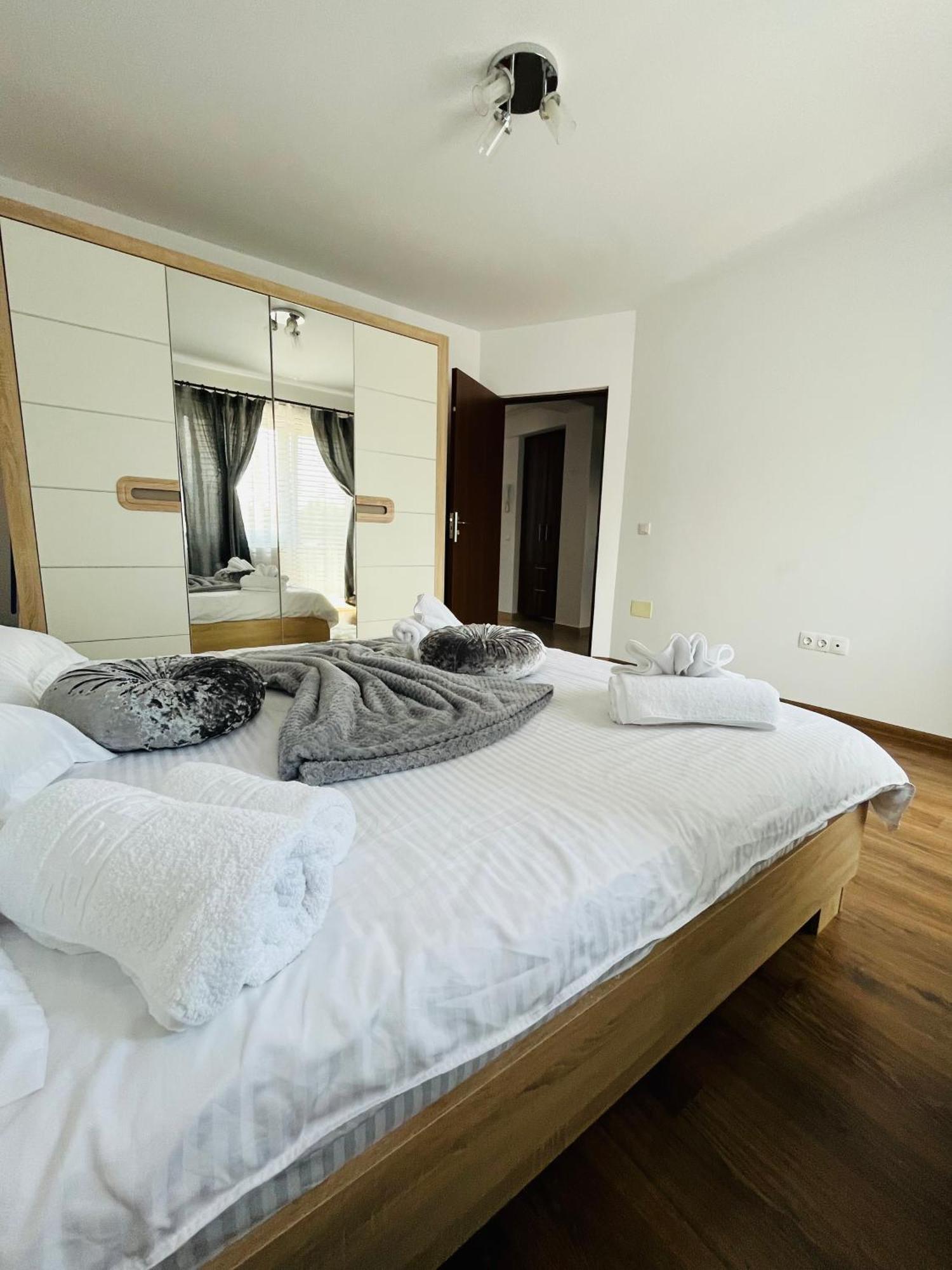 Green Apartaments Zărneşti Exterior foto