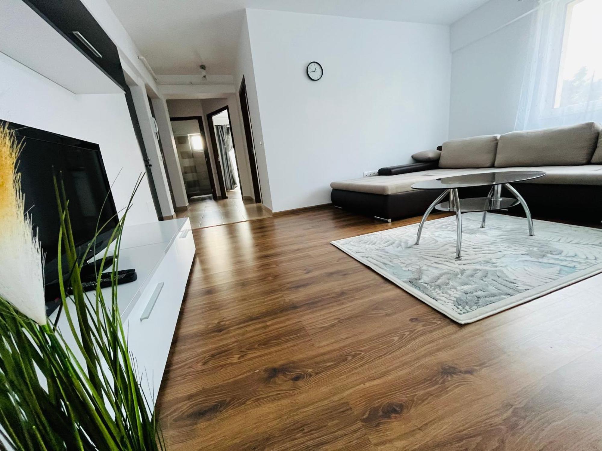 Green Apartaments Zărneşti Exterior foto