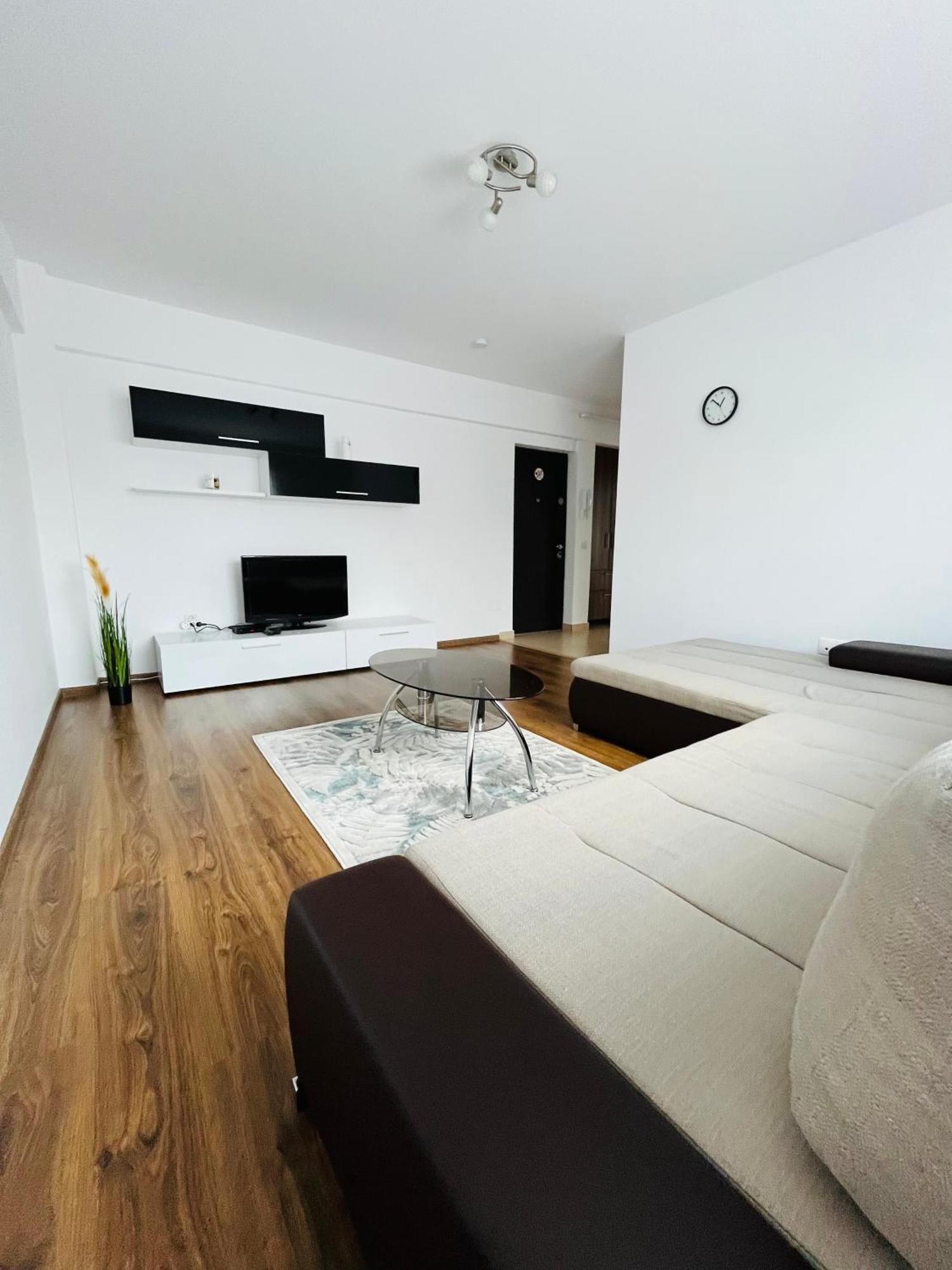 Green Apartaments Zărneşti Exterior foto